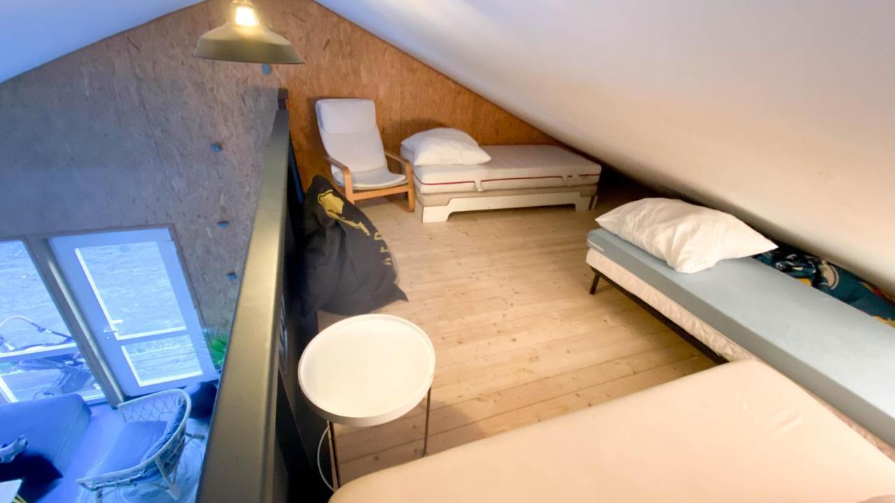 Hostel Oder Ferienwohnung 1-16 Personen Im Blauen Haus Femern Eksteriør billede