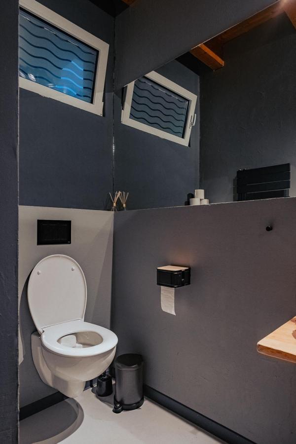 Hostel Oder Ferienwohnung 1-16 Personen Im Blauen Haus Femern Eksteriør billede