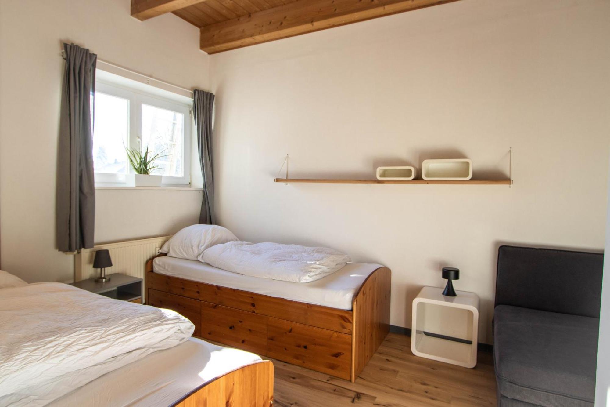 Hostel Oder Ferienwohnung 1-16 Personen Im Blauen Haus Femern Eksteriør billede